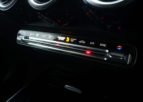 Mercedes-Benz GLB 1.3 GLB 200 AMG Line Auto 5dr 30