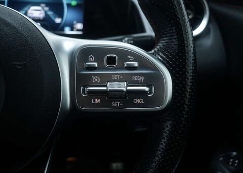 Mercedes-Benz GLB 1.3 GLB 200 AMG Line Auto 5dr 37