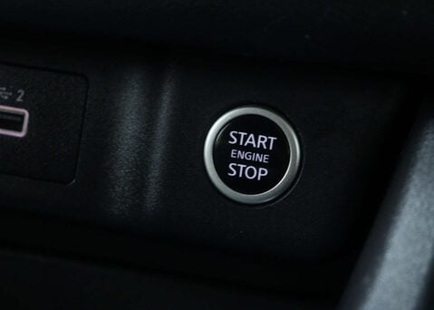 Nissan X-Trail 1.5 X-Trail N-Connecta DiG-T MHEV CVT 5dr 32