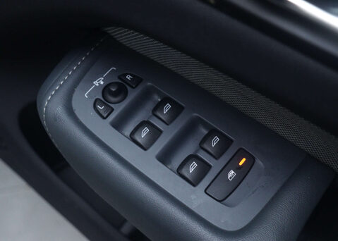 Volvo XC60 2.0 XC60 R-Design T6 Recharge AWD Auto 4WD 5dr 40