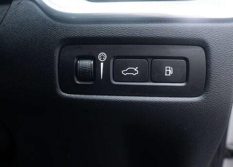 Volvo XC60 2.0 XC60 R-Design T6 Recharge AWD Auto 4WD 5dr 38