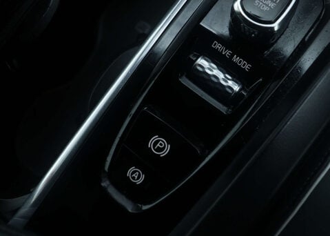 Volvo XC60 2.0 XC60 R-Design T6 Recharge AWD Auto 4WD 5dr 31