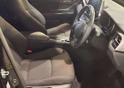 Toyota C-HR 1.8 C-HR Icon HEV CVT 5dr 8