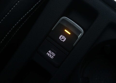 Volkswagen Passat 1.4 Passat GTe Semi-Auto 4dr 37