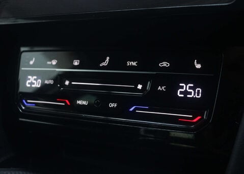 Volkswagen Passat 1.4 Passat GTe Semi-Auto 4dr 33