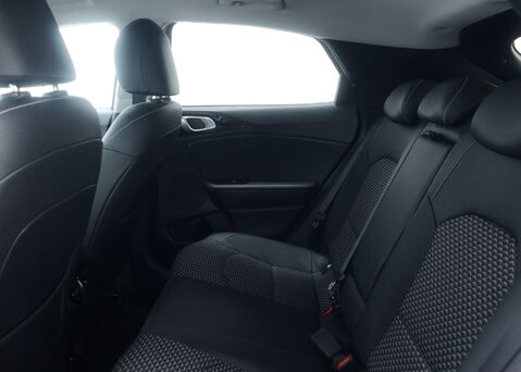 Kia Xceed 1.6 XCeed 3 PHEV Semi-Auto 5dr 47