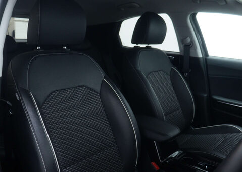 Kia Xceed 1.6 XCeed 3 PHEV Semi-Auto 5dr 43