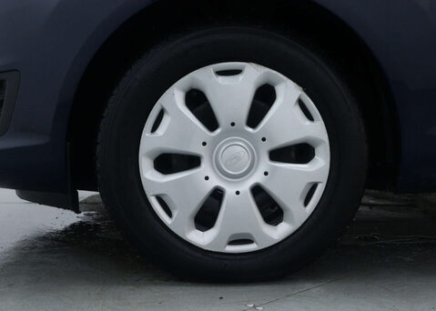 Ford Fiesta 1.5 Fiesta Base TDCi 3dr 15