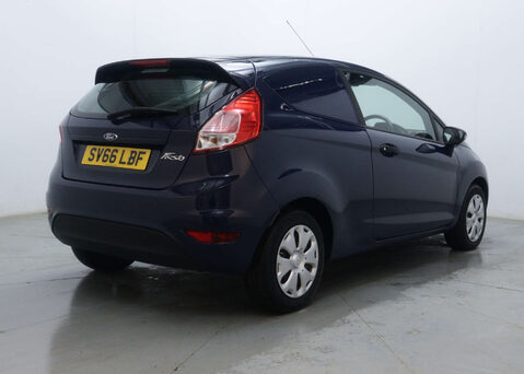 Ford Fiesta 1.5 Fiesta Base TDCi 3dr 11