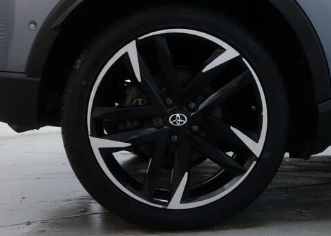 Toyota C-HR 1.8 C-HR GR Sport HEV CVT 5dr 14