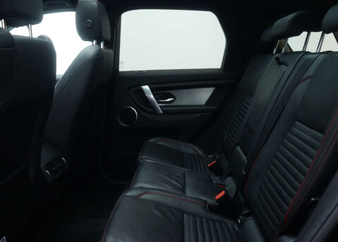 Land Rover Discovery Sport 1.5 Discovery Sport R-Dynamic SE P300e Auto 4WD 5dr 52