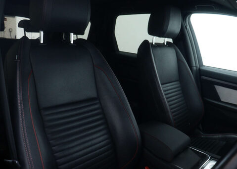 Land Rover Discovery Sport 1.5 Discovery Sport R-Dynamic SE P300e Auto 4WD 5dr 44