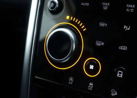 Land Rover Discovery Sport 1.5 Discovery Sport R-Dynamic SE P300e Auto 4WD 5dr 32