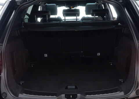 Land Rover Discovery Sport 1.5 Discovery Sport R-Dynamic SE P300e Auto 4WD 5dr 54