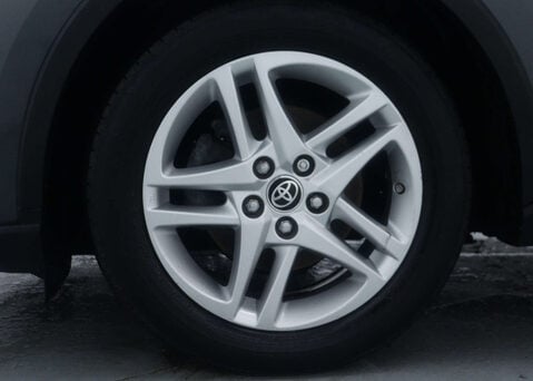 Toyota C-HR 1.8 C-HR Icon HEV CVT 5dr 12