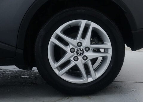 Toyota C-HR 1.8 C-HR Icon HEV CVT 5dr 13