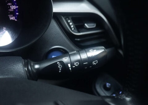 Toyota C-HR 1.8 C-HR Icon HEV CVT 5dr 32