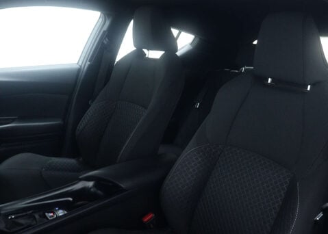 Toyota C-HR 1.8 C-HR Icon HEV CVT 5dr 40