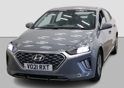 Hyundai IONIQ 1.6 IONIQ Premium FHEV Semi-Auto 5dr 8