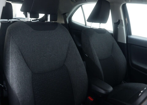 Toyota Yaris Cross 1.5 Yaris Cross Icon HEV Auto 5dr 39