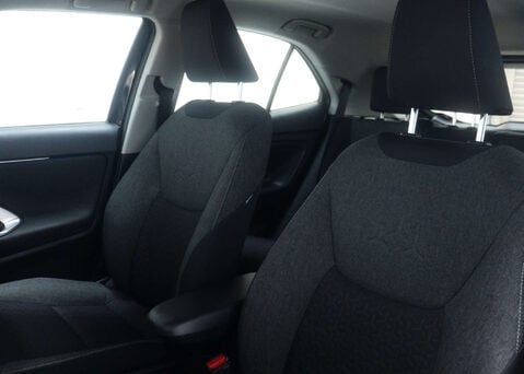 Toyota Yaris Cross 1.5 Yaris Cross Icon HEV Auto 5dr 42