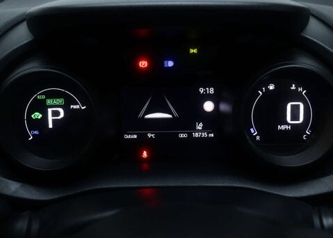 Toyota Yaris Cross 1.5 Yaris Cross Icon HEV Auto 5dr 17