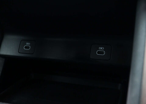 Land Rover Discovery Sport 1.5 Discovery Sport Dynamic SE PHEV A 4WD 5dr 37