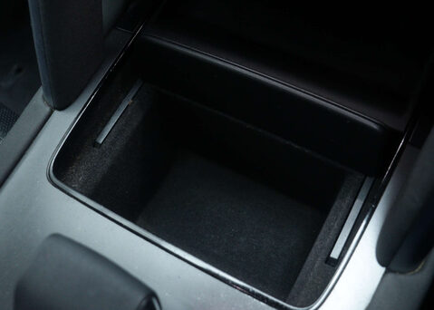 Land Rover Discovery Sport 1.5 Discovery Sport Dynamic SE PHEV A 4WD 5dr 38