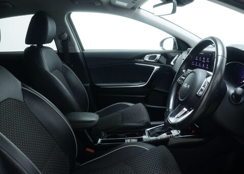 Kia Xceed 1.6 XCeed 3 PHEV Semi-Auto 5dr 46