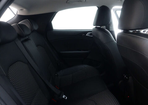 Kia Xceed 1.6 XCeed 3 PHEV Semi-Auto 5dr 51