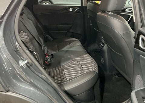 Kia Xceed 1.6 XCeed 3 PHEV Semi-Auto 5dr 12