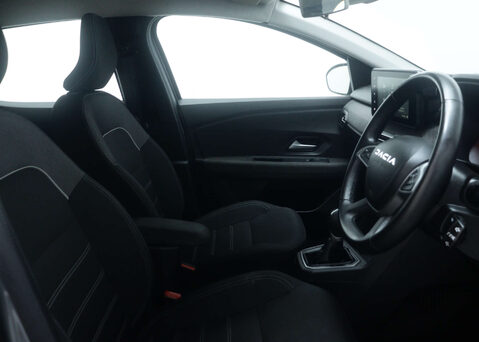 Dacia Sandero 1.0 Sandero Journey TCE Auto 5dr 37