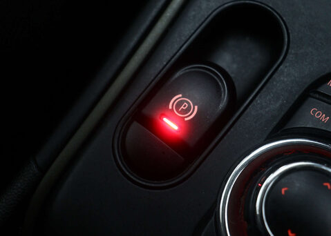 Mini Countryman 1.5 Countryman Cooper S E ALL4 Classic Auto 4WD 5dr 32