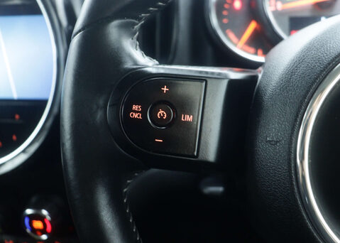 Mini Countryman 1.5 Countryman Cooper S E ALL4 Classic Auto 4WD 5dr 34