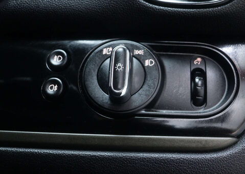 Mini Countryman 1.5 Countryman Cooper S E ALL4 Classic Auto 4WD 5dr 38