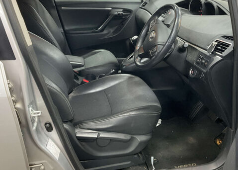Toyota Verso 1.8 Verso Design TSS Valvematic CVT 5dr 5