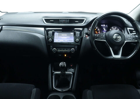 Nissan Qashqai 1.3 Qashqai N-Connecta DiG-T 5dr 19