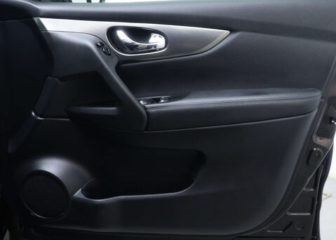 Nissan Qashqai 1.3 Qashqai N-Connecta DiG-T 5dr 40