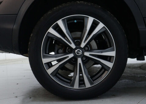 Nissan Qashqai 1.3 Qashqai N-Connecta DiG-T 5dr 13