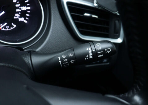 Nissan Qashqai 1.3 Qashqai N-Connecta DiG-T 5dr 32