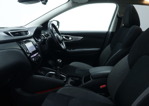Nissan Qashqai 1.3 Qashqai N-Connecta DiG-T 5dr 42