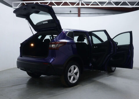 Nissan Qashqai 1.3 Qashqai Acenta Premium DiG-T Semi-Auto 5dr 50