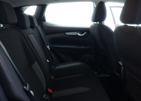 Nissan Qashqai 1.3 Qashqai Acenta Premium DiG-T Semi-Auto 5dr 44