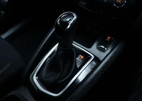 Nissan Qashqai 1.3 Qashqai Acenta Premium DiG-T Semi-Auto 5dr 29