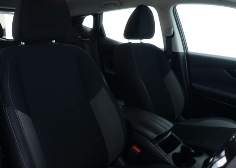 Nissan Qashqai 1.3 Qashqai Acenta Premium DiG-T Semi-Auto 5dr 38