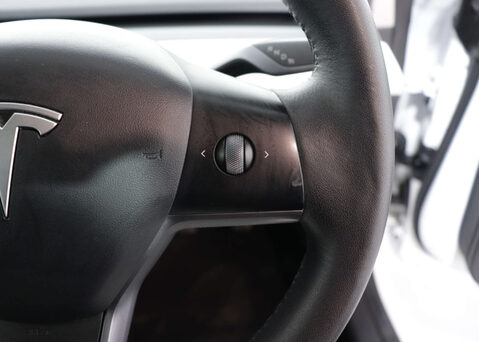 Tesla Model 3 Model 3 Long Range AWD 4WD 4dr 21