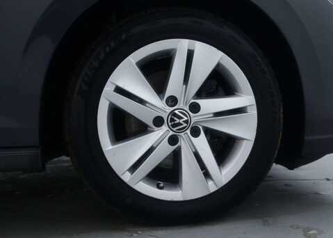 Volkswagen Golf 1.5 Golf Life TSi 5dr 14