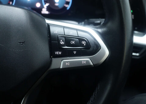 Volkswagen Golf 1.5 Golf Life TSi 5dr 40