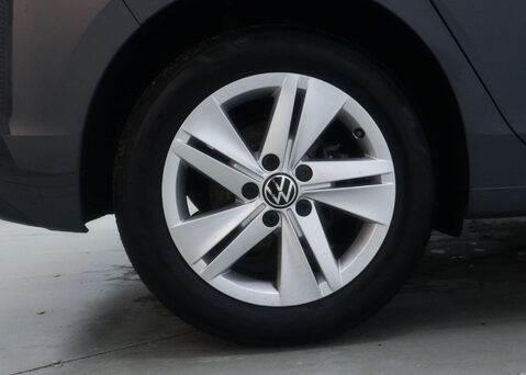 Volkswagen Golf 1.5 Golf Life TSi 5dr 13