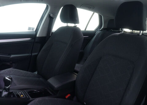 Volkswagen Golf 1.5 Golf Life TSi 5dr 52